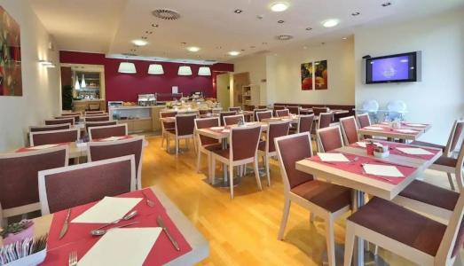 Best Western Palace Inn - 55
