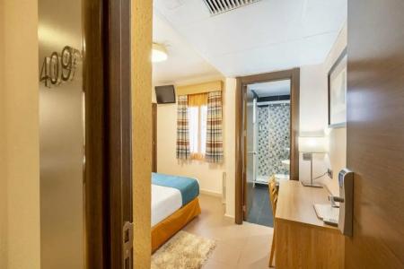 Hostal Ballesta - 99