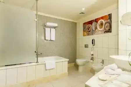 Grand Excelsior Deira - 73