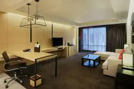 Four Points by Sheraton Bangkok, Sukhumvit 15 - 12