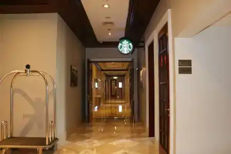 Mövenpick & Apartments Bur Dubai - 86