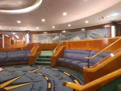 Queen Elizabeth 2 - 79