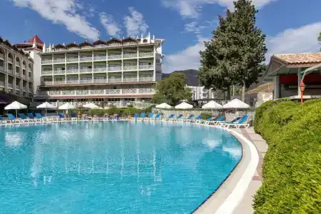 Marti La Perla - Adult Only+16 - 96