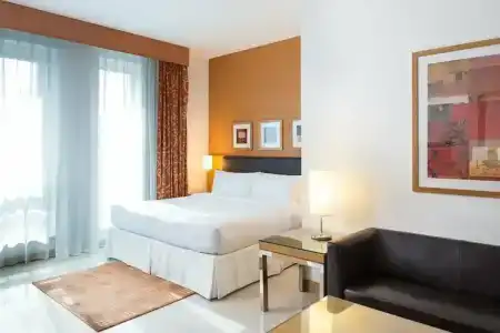 Four Points by Sheraton Downtown Dubai - 3