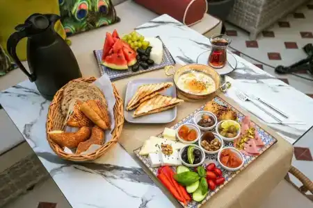 KIANA KALEİÇİ - 72