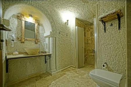 Risus Cave Suites - 7