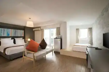 Oakwood Journeyhub Pattaya SHA Extra Plus