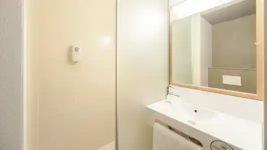 B&B Paris Porte des Lilas - 2