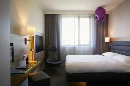 Moxy Frankfurt Airport - 20