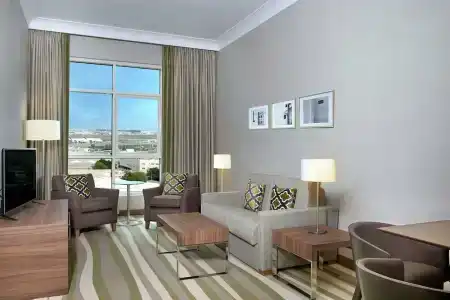 Hilton Garden Inn Dubai Al Muraqabat - Deira - 19