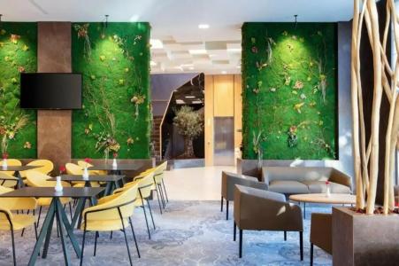 Hilton Garden Inn - 31