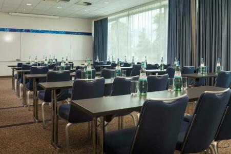 Park Inn by Radisson Frankfurt Airport - 25