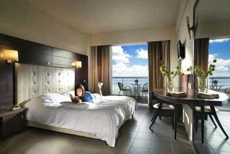 Blue Dream Palace Trypiti Beach Resort & Spa - 83