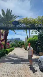 Ambassador Plaza - 64