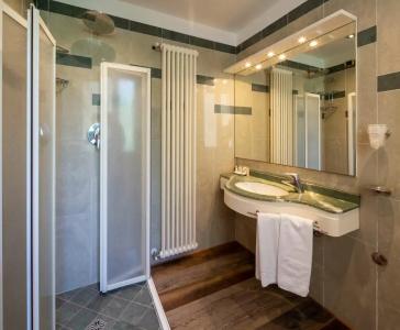 Best Western Maison B - 69