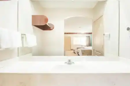 Texas Inn Downtown McAllen - 6