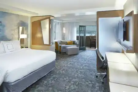 Courtyard by Marriott Lake George - 1