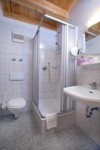 Blaue Gams ***S - 93