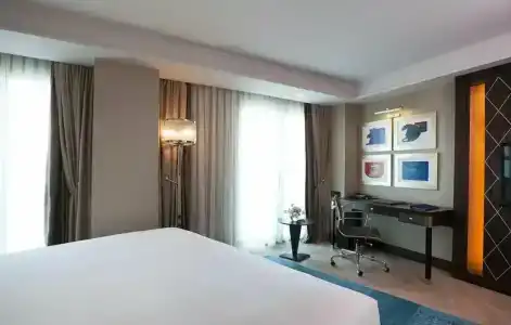 Radisson Blu Istanbul Pera - 11