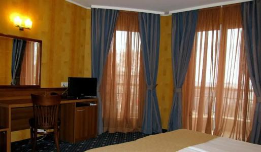 Panorama - Free EV Charging Station - 80