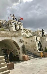 Phocas Cave Suites - 13