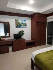 Naithon Beach Mansion - 90