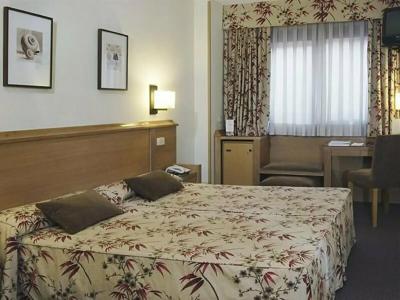 Rafaelhoteles Piramides - 32