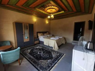 Falcon Cave Suites - 63