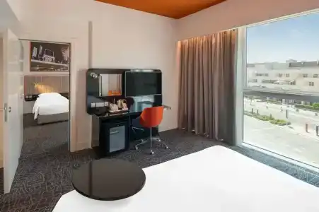 Park Inn by Radisson Dubai Motor City - 12