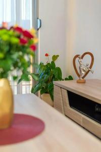 Apart M.S. KATUNJANIN - 76