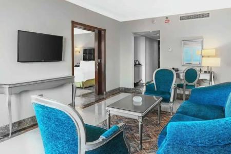 Hilton Alexandria Corniche - 95