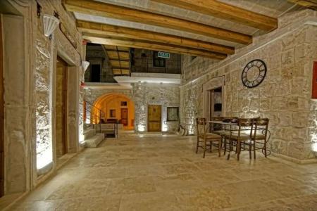 Risus Cave Suites - 28