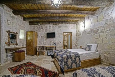 Risus Cave Suites - 56