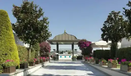 Four Seasons Istanbul at the Bosphorus - 9