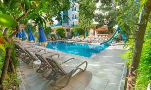 Kleopatra Celine - 43