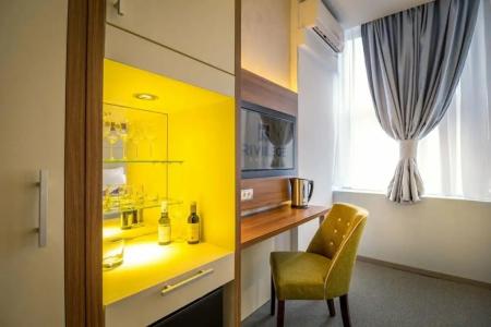 Privilege Suites by Central Park - 11