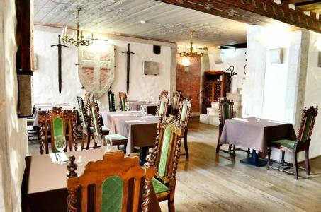 Three Crowns Residents - 82