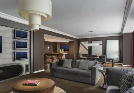 Chicago Downtown, Autograph Collection - 72