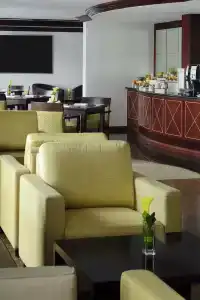 Mövenpick & Apartments Bur Dubai - 71