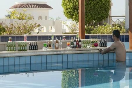 Continental Plaza Beach Resort - 17