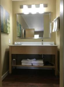 Best Western Plus South Coast Inn - 51