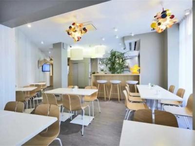 Kyriad Paris 18 - Porte de Clignancourt - Montmartre - 47