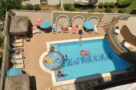 Lavinia Apart & - 21