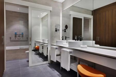 Aloft Al Mina, Dubai - 77
