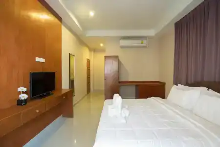 Kata Beachwalk and Bungalows - 95