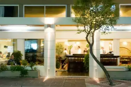 Best Western Plus Plaza - 55