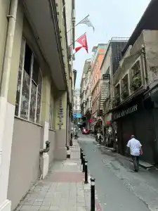 Azzap Galata - 7