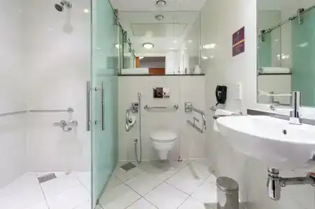 Premier Inn Abu Dhabi Airport (Business Park) - 12