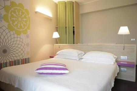 Best Western Maison B - 96