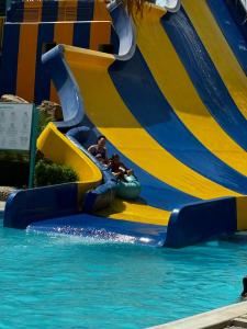 Sunrise Aqua Joy Resort - 74